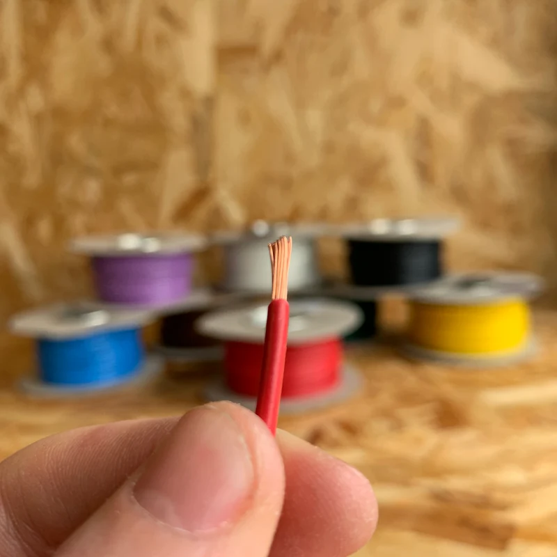 Enkelledarkabel för bil 2 mm² - tunnväggig / 10 meter rulle
