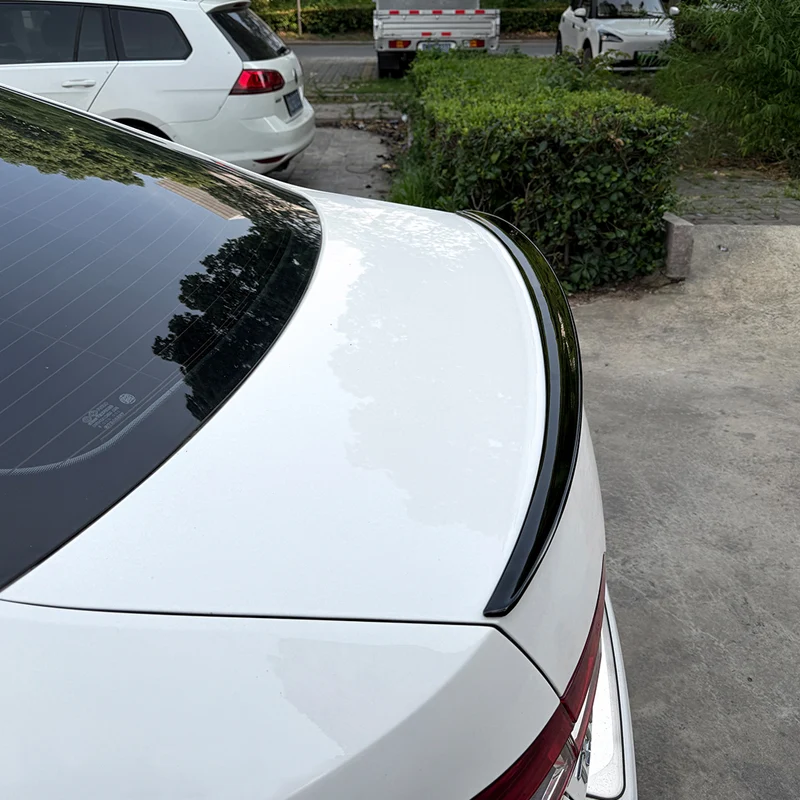 AutoStyle, bakspoiler, blank svart, passar till Skoda Superb III (3V) Sedan (2015-2023)
