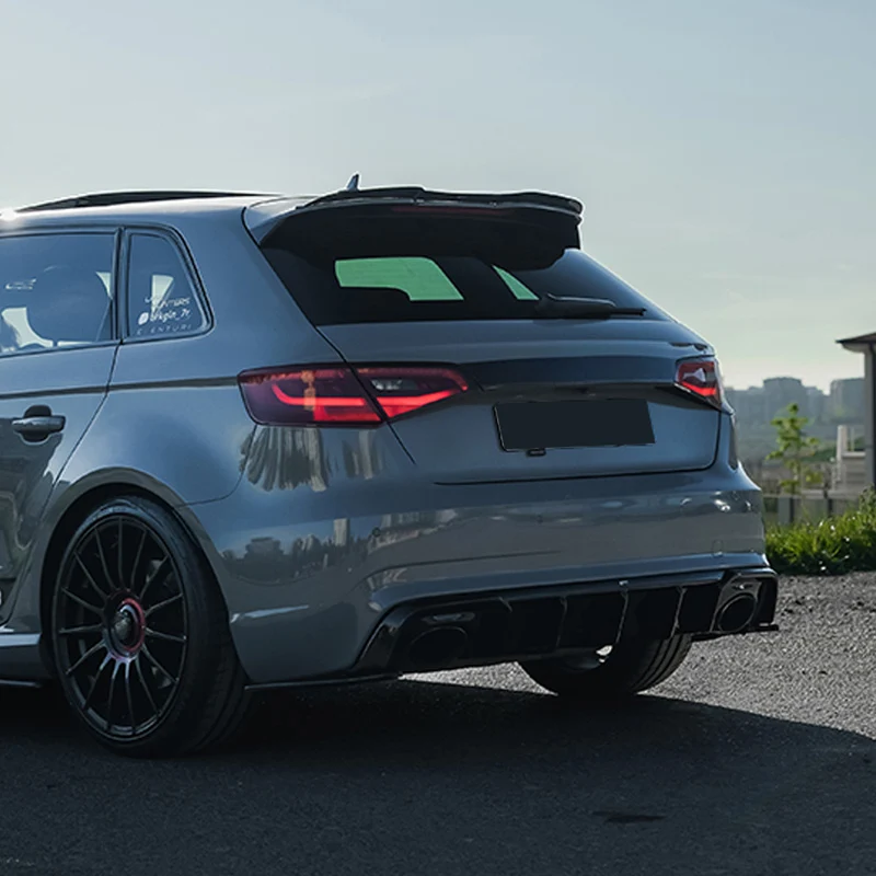 OneWay, Bak underläpp, blank svart, passar till Audi RS3 8V Sportback (2015-2016)