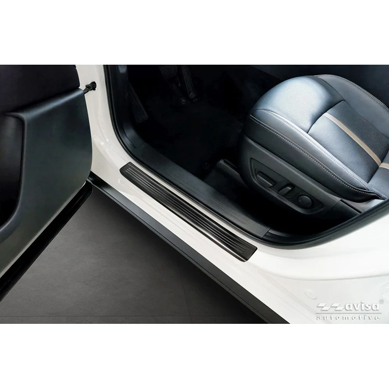 Avisa, Instegsskydd, Svart rostfritt stål, 'Lines', 4 st., passar till Mazda CX-80 (KL) (2024-)