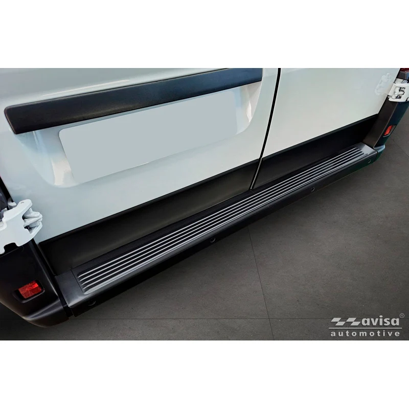 Avisa svart skydd för bakre stötfångare i rostfritt stål passande till Fiat Ducato III Facelift 2023- / Opel Movano III Facelift 2023- / Toyota Proace Max 2024- 'Ribs' (2 delar)