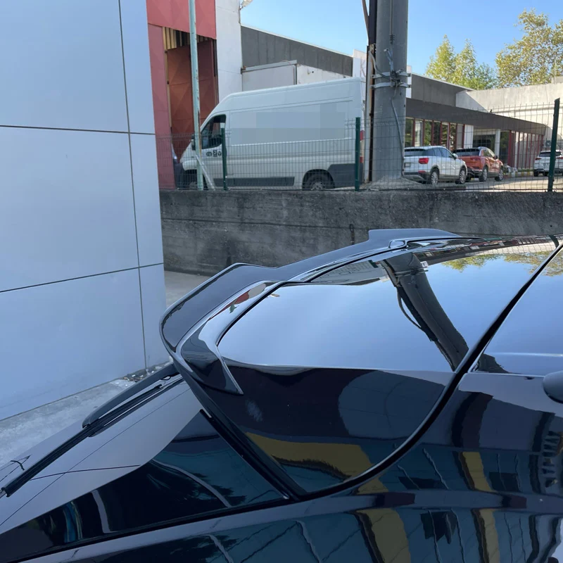 OneWay, takspoiler (kåpa), blank svart, passar till Audi RS Q8 MK1 2019-, 'Sportig design'