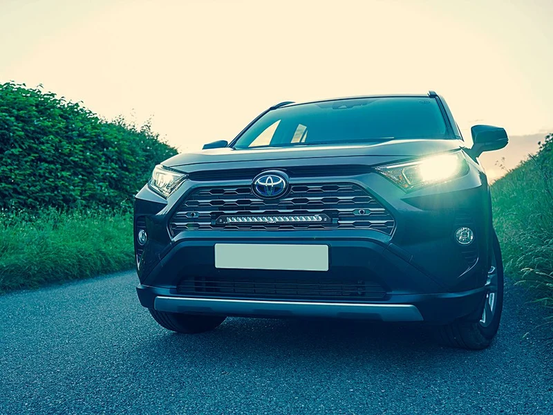 Toyota RAV4 2019+ Lazer Led-Grillkit Linear 18 Elite