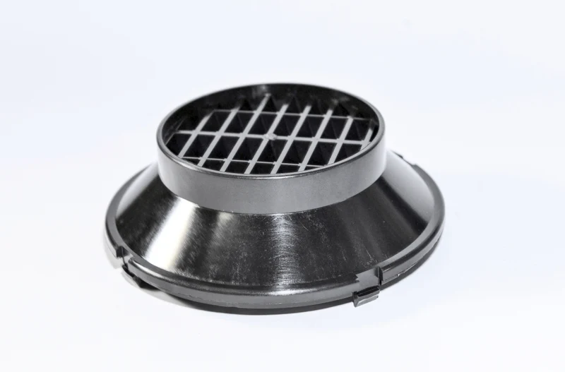 Air outlet grille for casing