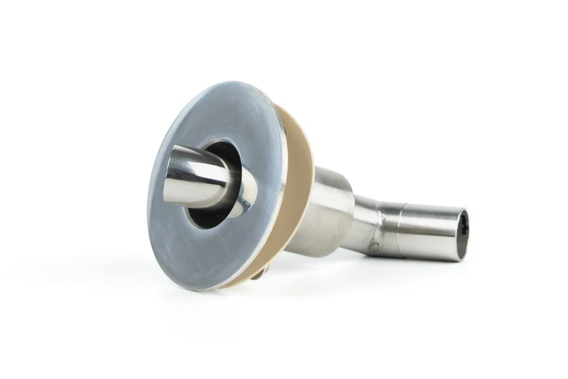 Bordgenomföring 24 mm vinklad